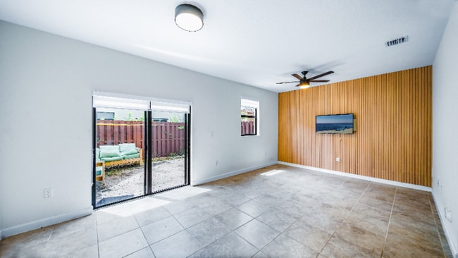 144 SE 34th Ave in Homestead, FL - Building Photo - Building Photo