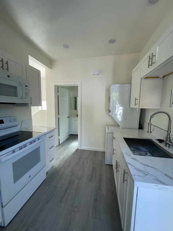 4211 Black Mountain Rd in La Mesa, CA - Building Photo - Building Photo
