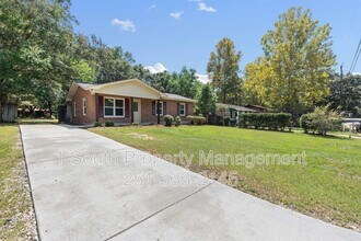 1725 Harbor Dr E in Mobile, AL - Building Photo - Building Photo