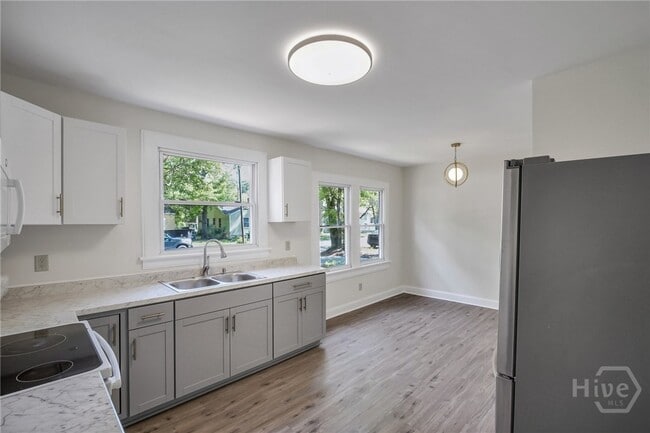 property at 405 S Baldwin Cir