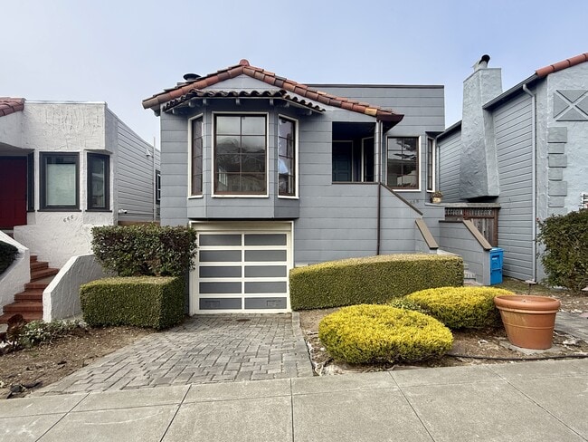 property at 658 Rockdale Dr