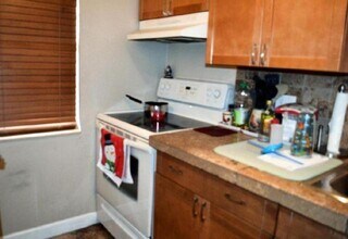1081 SE Monterey Rd in Stuart, FL - Building Photo - Building Photo