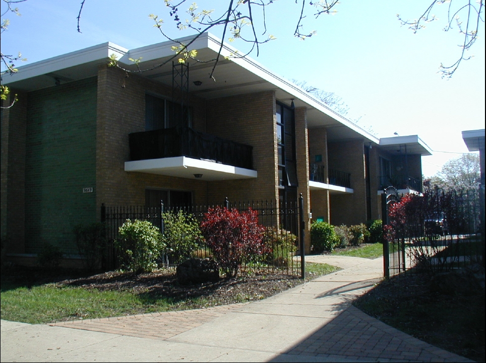 Evergreen Apartments in Evergreen Park, IL - Building Photo