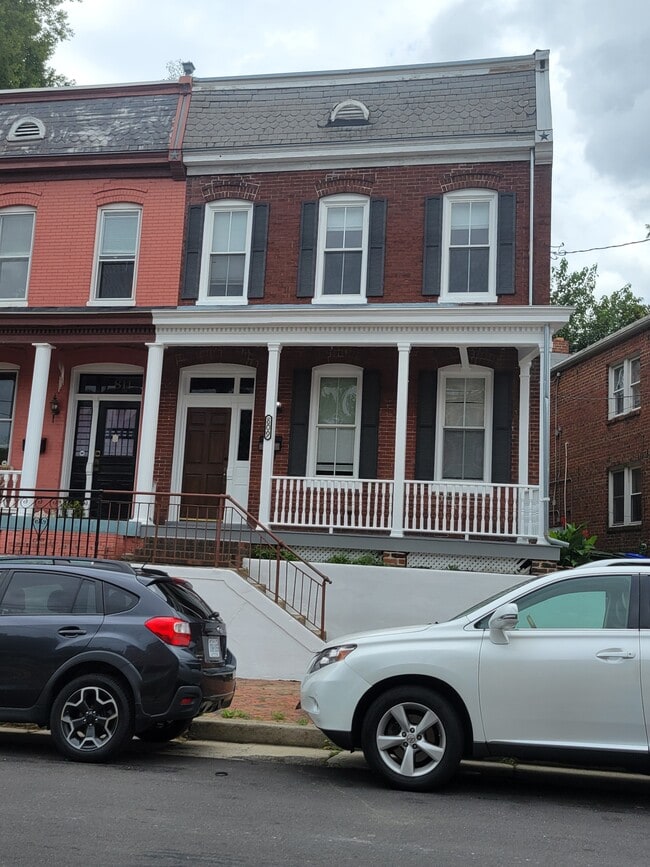 property at 809 N 22nd St