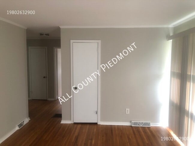 1925 Kennesaw Dr in Charlotte, NC - Building Photo - Building Photo