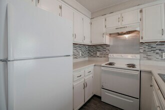 571 Garnet Dr in Clarksville, TN - Building Photo - Building Photo