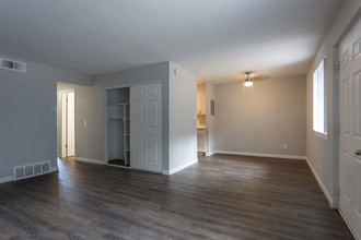 Shadow Tree in Aurora, CO - Building Photo - Interior Photo