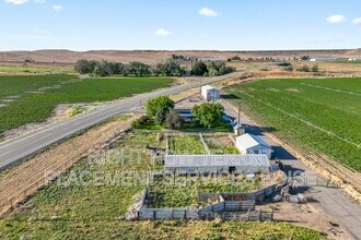 146 Hammett Hill Rd in Hammett, ID - Building Photo - Building Photo