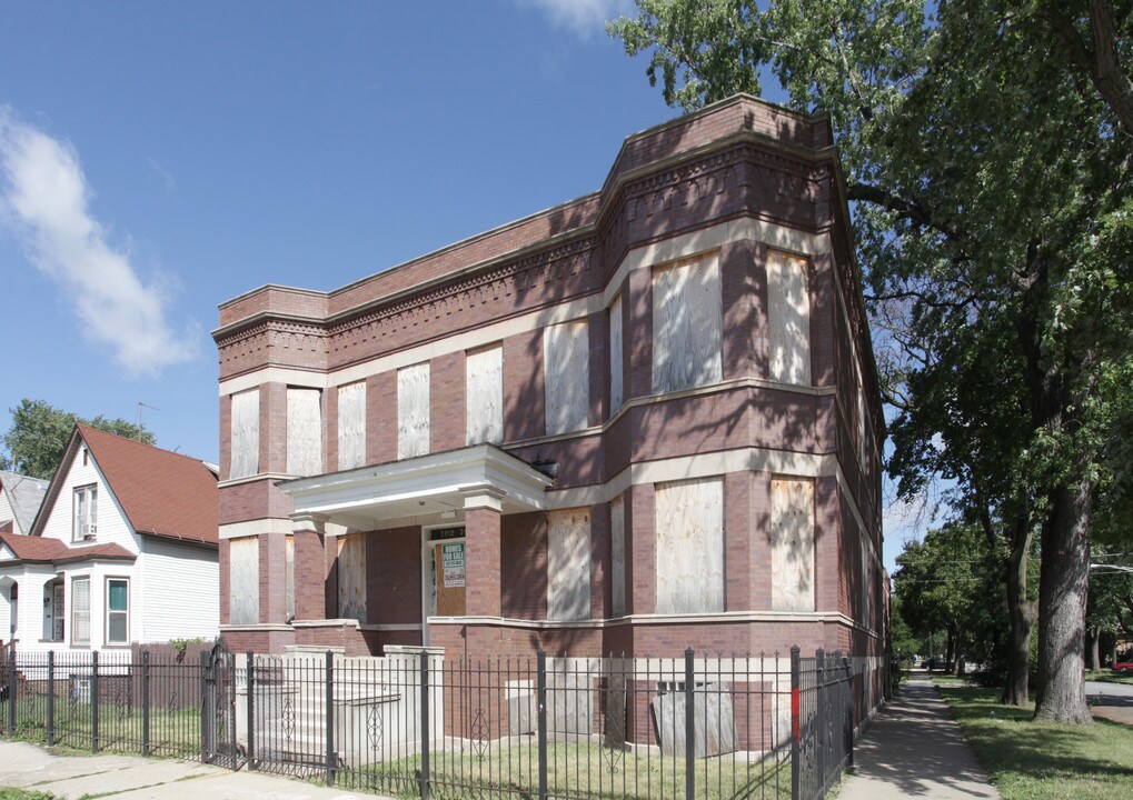 100-102 W 109th Pl in Chicago, IL - Building Photo