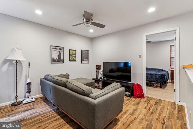 1007 Dickinson St in Philadelphia, PA - Building Photo - Building Photo