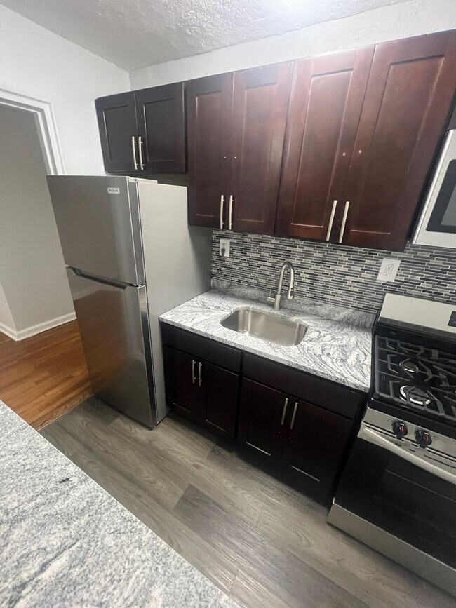 Nice one bedroom apt in quiet location in East Orange, NJ - Building Photo - Interior Photo