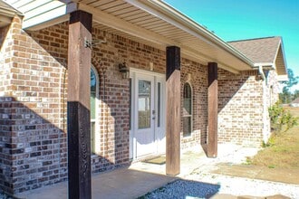 162 James Dr in Leesville, LA - Building Photo - Building Photo