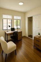 2625 San Marino St in Los Angeles, CA - Building Photo - Building Photo