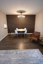 2601 Hillsboro Pike, Unit The Villager in Nashville, TN - Building Photo - Building Photo