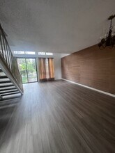 14127 Bayside Dr in Norwalk, CA - Foto de edificio - Building Photo