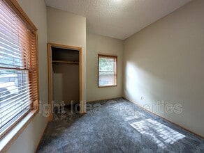 863 Clark St N in St. Paul, MN - Building Photo - Building Photo
