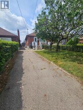 28 Montcalm Ave in Toronto, ON - Building Photo - Building Photo