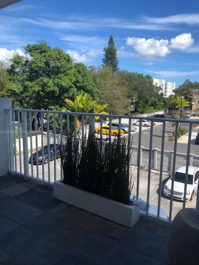 665 NE 83rd Terrace in Miami, FL - Foto de edificio - Building Photo