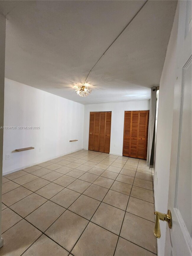 19715 SW 114th Ave in Miami, FL - Building Photo - Building Photo