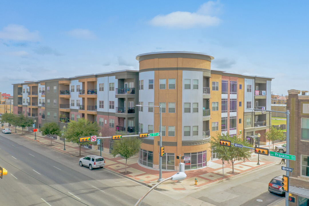 Franklin Place in Waco, TX - Foto de edificio