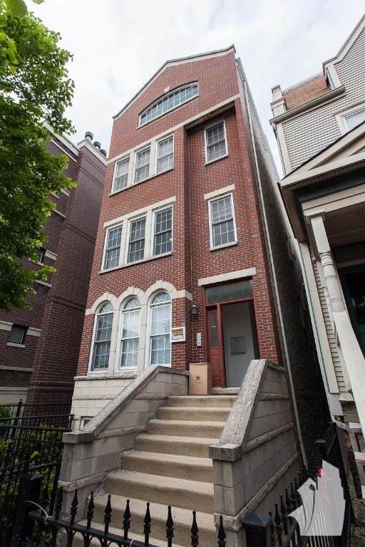 property at 1326 W Diversey Pkwy