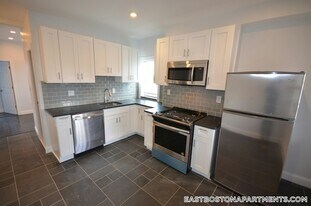 20 Chelsea St, Unit 4 in Boston, MA - Building Photo