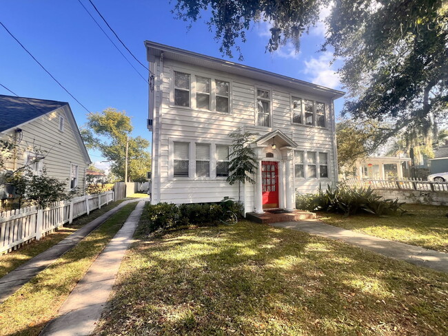 property at 617 N Hyer Ave