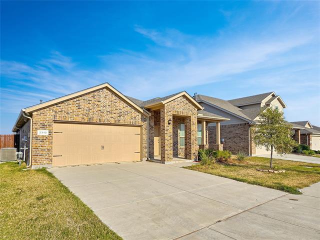 2312 Sadlers Creek Ln in Fort Worth, TX - Building Photo - Building Photo