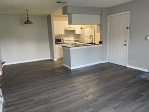 2550 N Alafaya Trail in Orlando, FL - Building Photo - Building Photo
