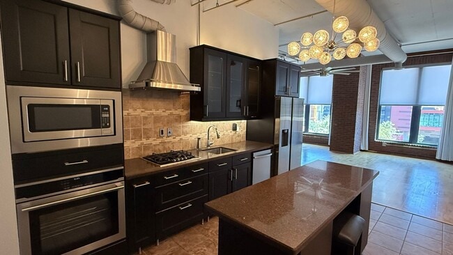 property at 21 E 6th St