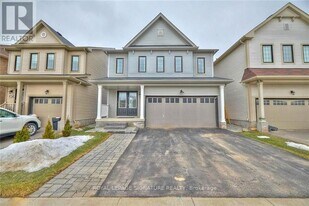 7830 Buckeye Cres in Niagara Falls, ON - Building Photo