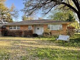 1217 Linden Dr in Denton, TX - Building Photo