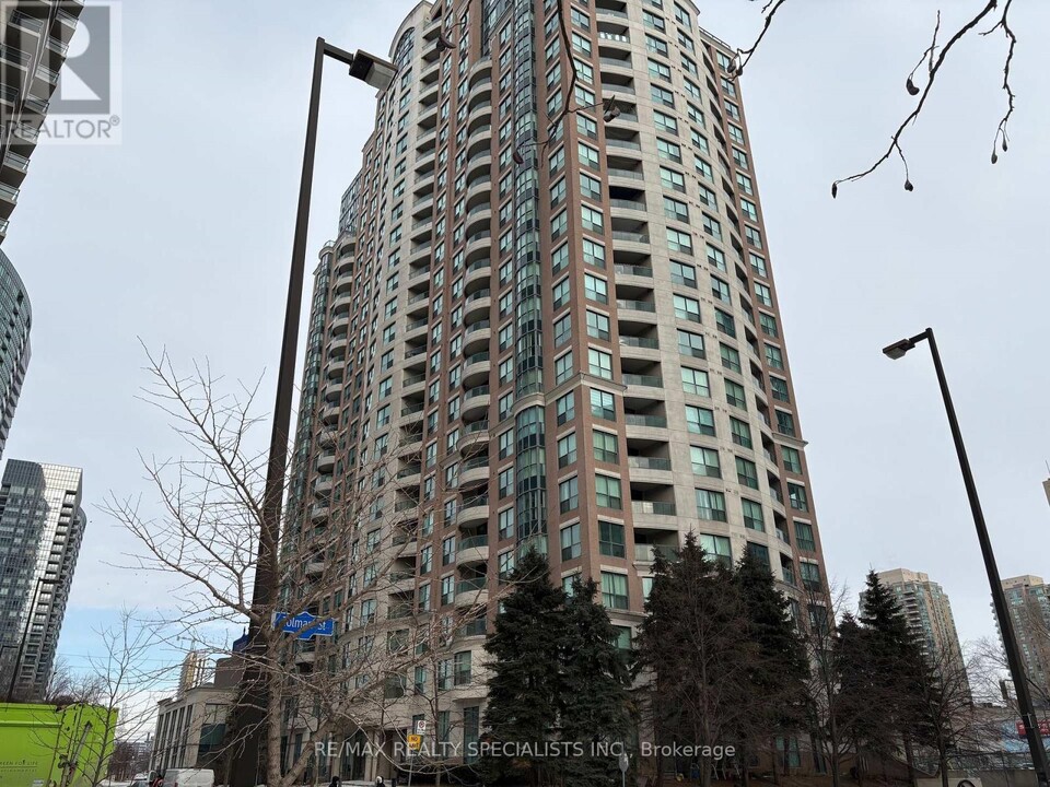 7-1617 Lorraine Dr in Toronto, ON - Building Photo