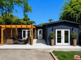 885 Montecito Dr in Los Angeles, CA - Building Photo