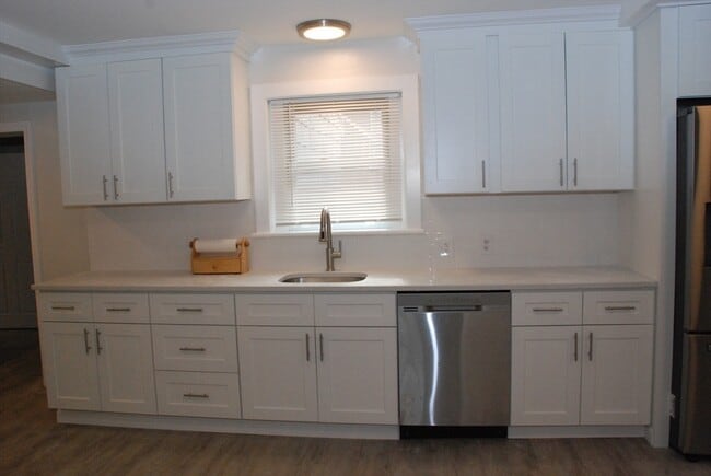8 Sunset Rd in Wayland, MA - Building Photo - Building Photo