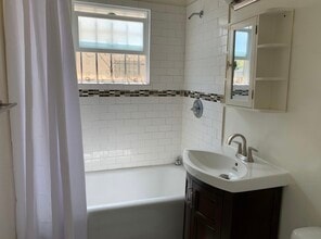 418 N Gardner St, Unit 418 N. Gardner LA 90036 in Los Angeles, CA - Building Photo - Building Photo