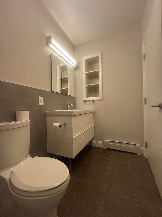 1839 Norman St, Unit #2 in Ridgewood, NY - Foto de edificio - Building Photo