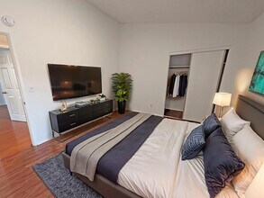 Piedmont in Glendale, CA - Foto de edificio - Building Photo