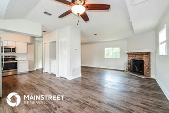 902 Westline Ave in Deltona, FL - Building Photo - Building Photo