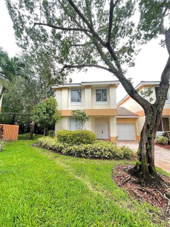 6524 Hidden Cove Dr in Davie, FL - Building Photo - Building Photo