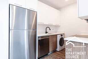 940 W Carmen Ave, Unit 206 in Chicago, IL - Building Photo