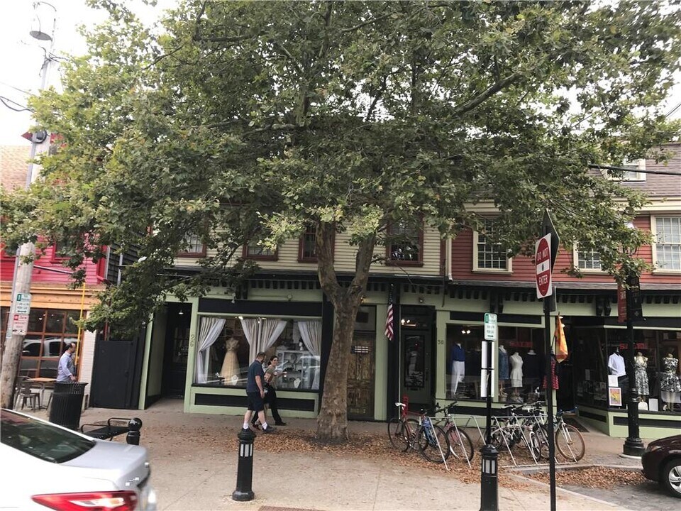 28 Broadway in Newport, RI - Building Photo