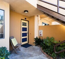 25671 Le Parc, Unit #3 in Lake Forest, CA - Building Photo