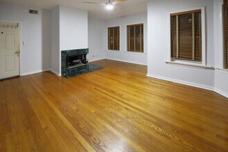 6042 N Kenmore Ave in Chicago, IL - Building Photo - Building Photo