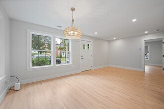 19 Whitehorse Rd in Hingham, MA - Building Photo - Building Photo