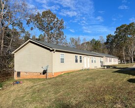 Southfork Apartments in Dallas, NC - Foto de edificio - Building Photo