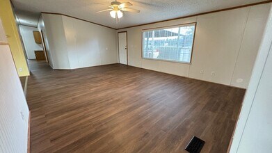 21120 Binford Rd in Waller, TX - Building Photo - Building Photo