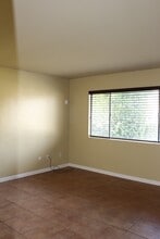 6509 Kearsarge Way in Bakersfield, CA - Building Photo - Building Photo