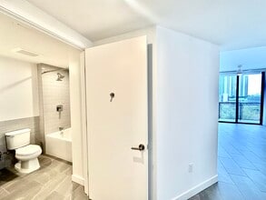 1945 NW 3rd Ave, Unit B28 in Miami, FL - Building Photo - Building Photo