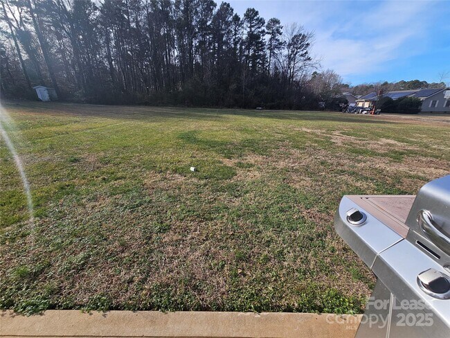 3061 Hubbard Rd in Charlotte, NC - Building Photo - Building Photo